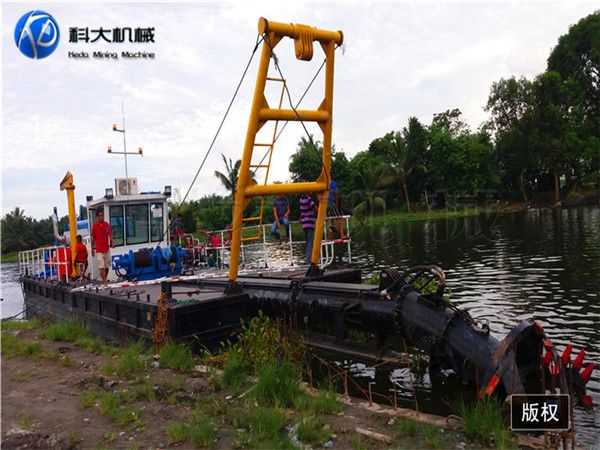 出口乌拉圭的绞吸式挖泥船